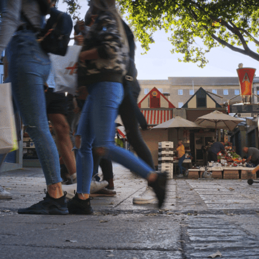Shoppers in Downtown Charleston on a mild November afternoon